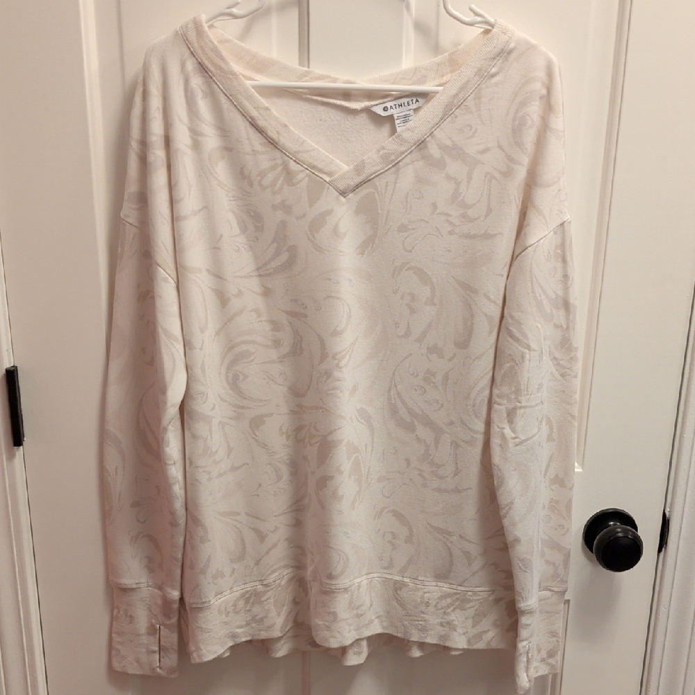 Athleta Off-White Patterned V-Neck Long-sleeved Top
